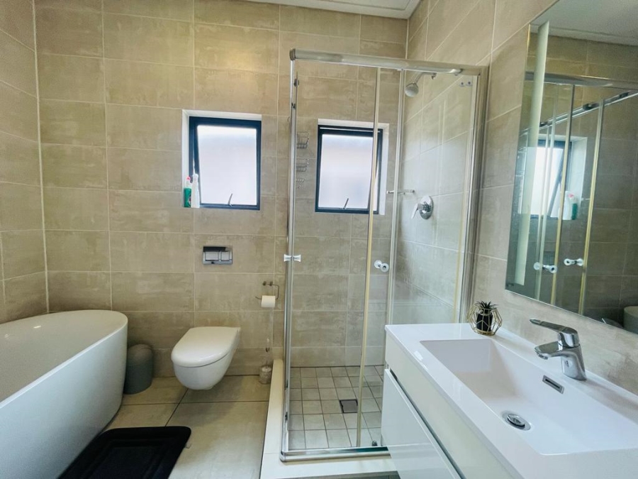 To Let 2 Bedroom Property for Rent in Waterfall Gauteng