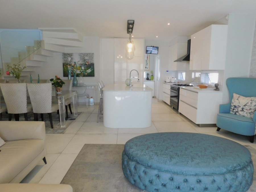 To Let 3 Bedroom Property for Rent in Bryanston Gauteng