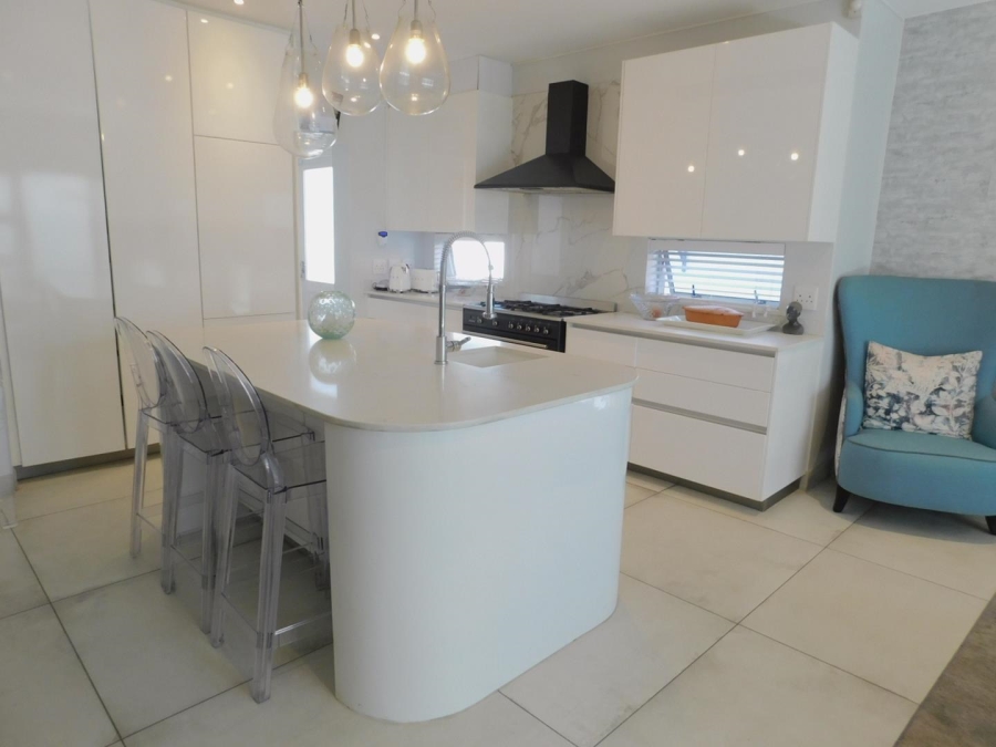 To Let 3 Bedroom Property for Rent in Bryanston Gauteng
