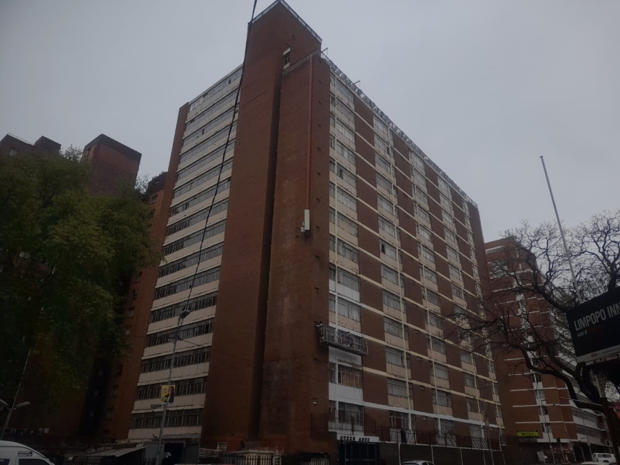 1 Bedroom Property for Sale in Hillbrow Gauteng
