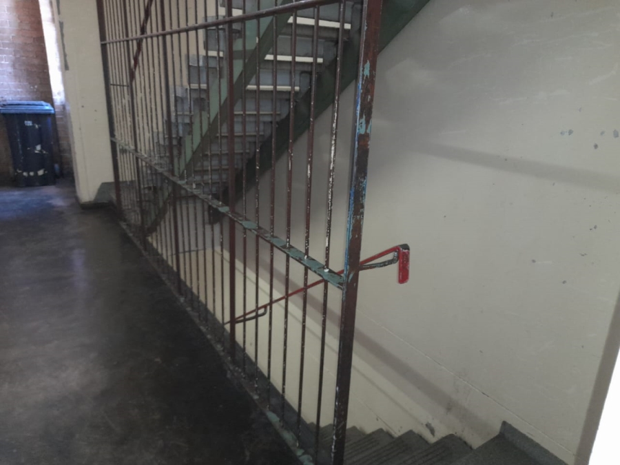 1 Bedroom Property for Sale in Hillbrow Gauteng