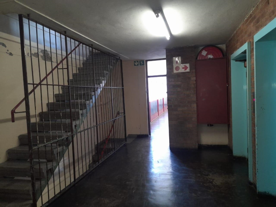 1 Bedroom Property for Sale in Hillbrow Gauteng