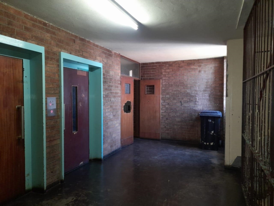 1 Bedroom Property for Sale in Hillbrow Gauteng
