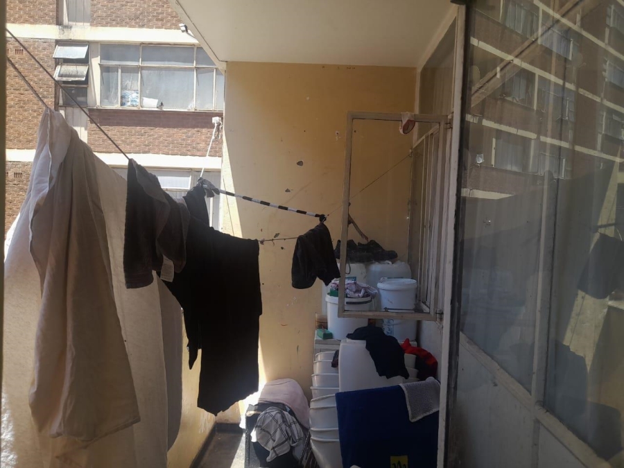 1 Bedroom Property for Sale in Hillbrow Gauteng