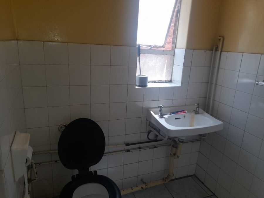 1 Bedroom Property for Sale in Hillbrow Gauteng