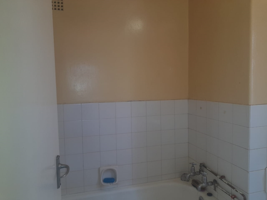 1 Bedroom Property for Sale in Hillbrow Gauteng