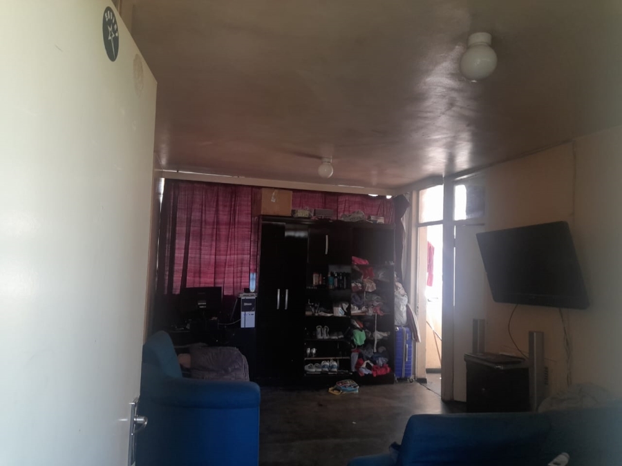 1 Bedroom Property for Sale in Hillbrow Gauteng