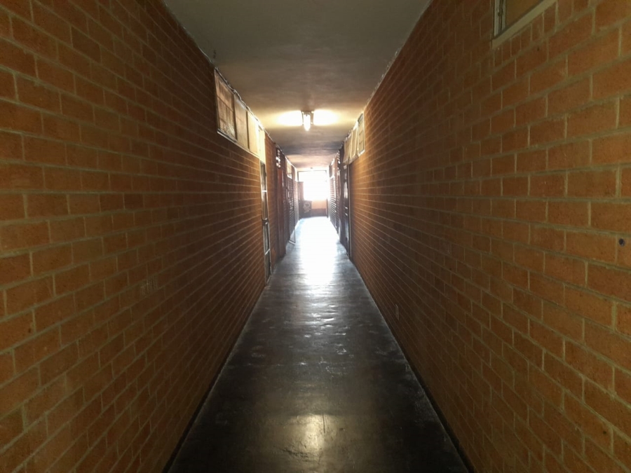 1 Bedroom Property for Sale in Hillbrow Gauteng