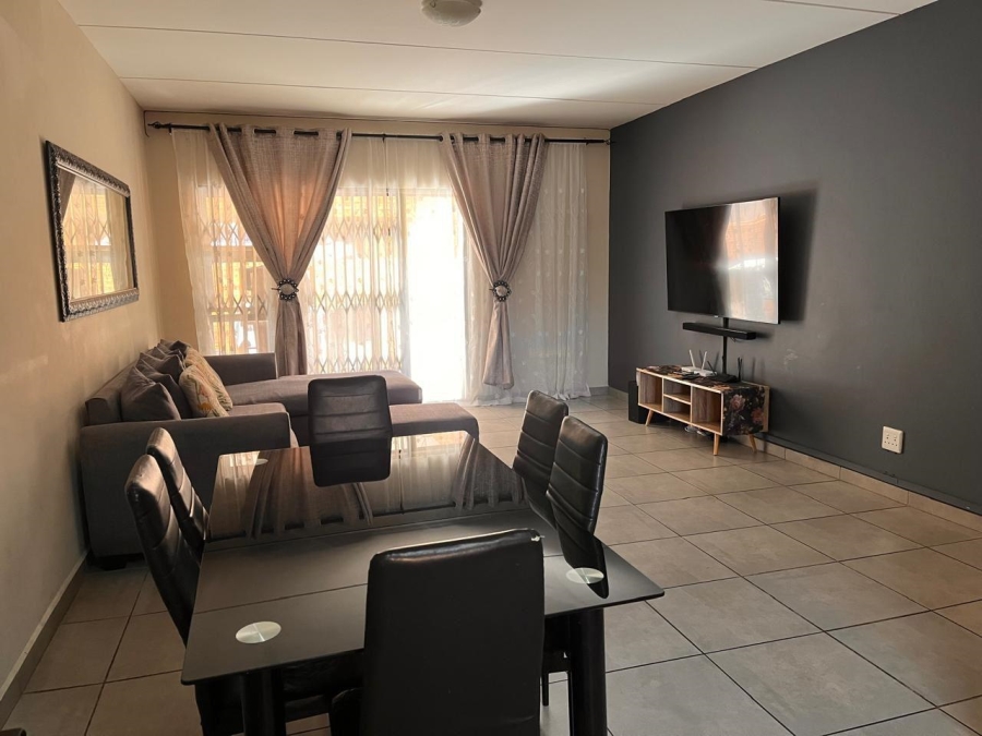 To Let 2 Bedroom Property for Rent in Florida Gauteng