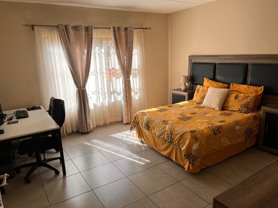 To Let 2 Bedroom Property for Rent in Florida Gauteng