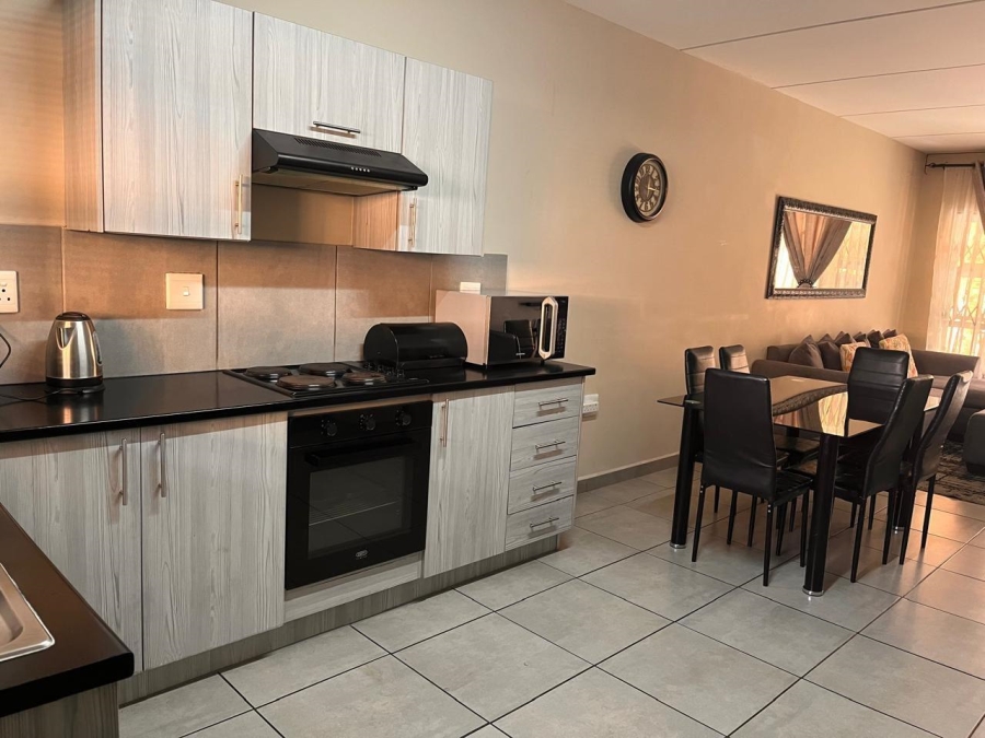 To Let 2 Bedroom Property for Rent in Florida Gauteng