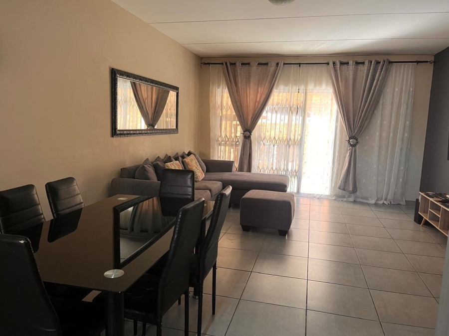 To Let 2 Bedroom Property for Rent in Florida Gauteng