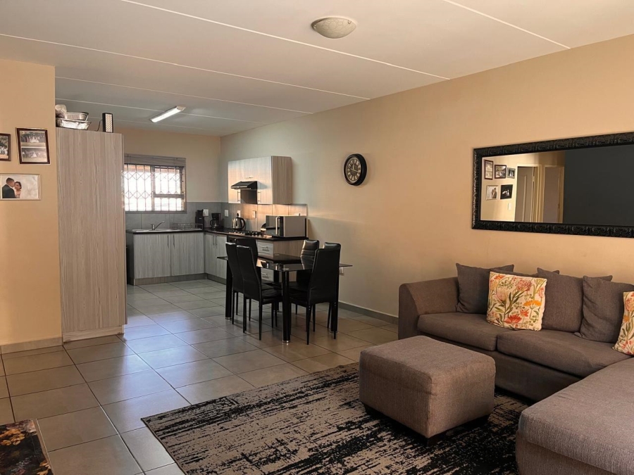 To Let 2 Bedroom Property for Rent in Florida Gauteng