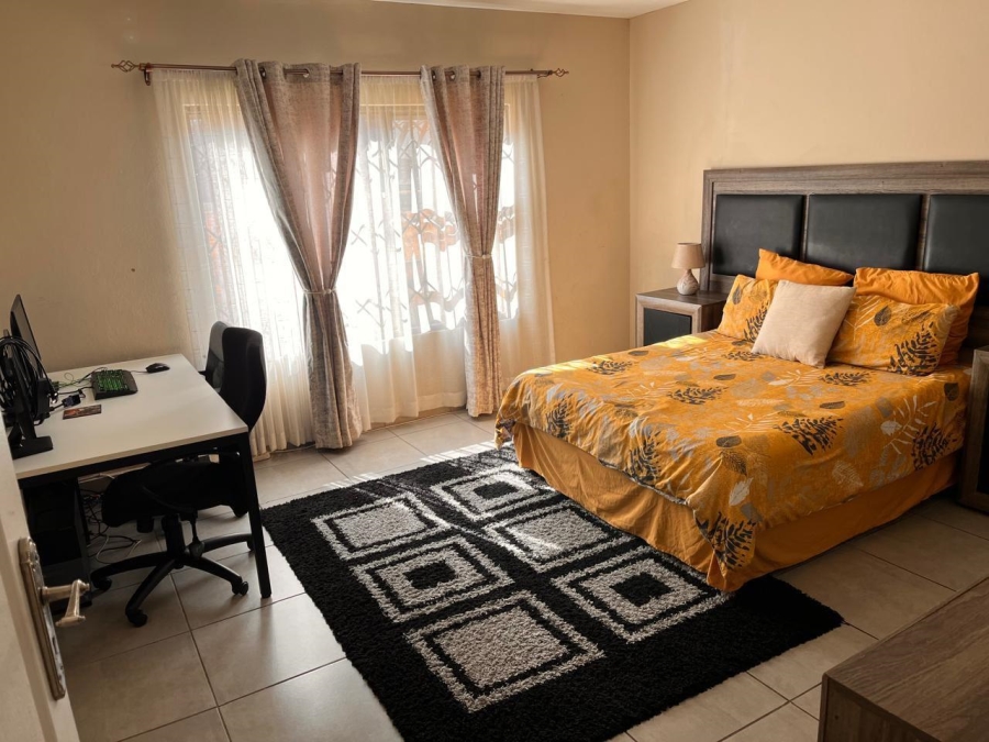 To Let 2 Bedroom Property for Rent in Florida Gauteng