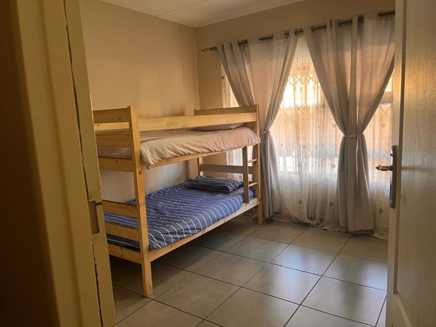 To Let 2 Bedroom Property for Rent in Florida Gauteng