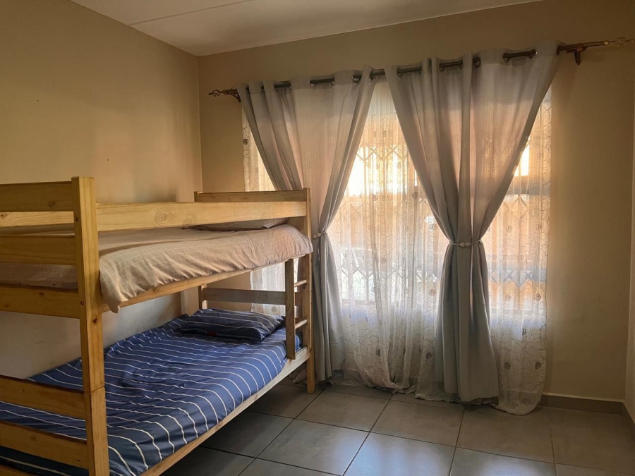 To Let 2 Bedroom Property for Rent in Florida Gauteng