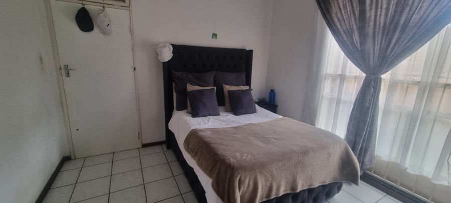 2 Bedroom Property for Sale in Brackenhurst Gauteng