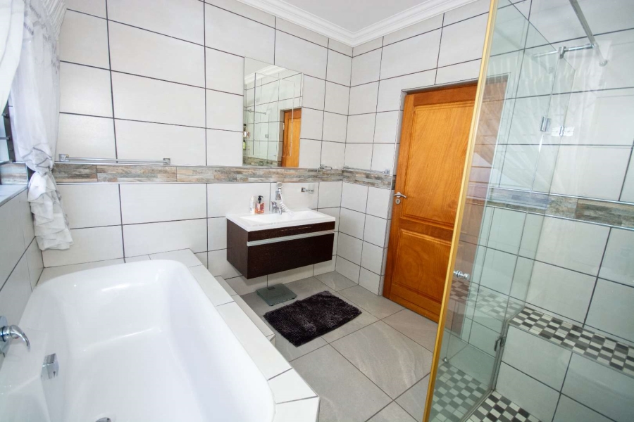 4 Bedroom Property for Sale in Meyersdal Gauteng