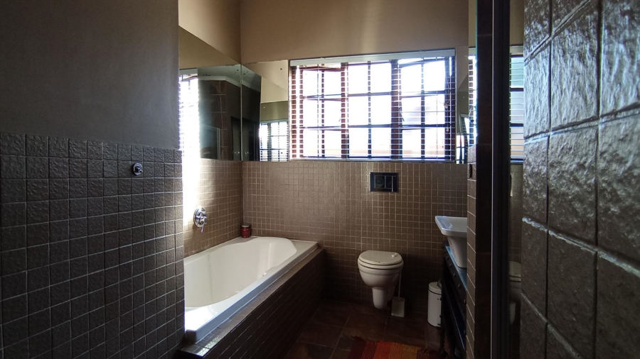 3 Bedroom Property for Sale in Doornpoort Gauteng