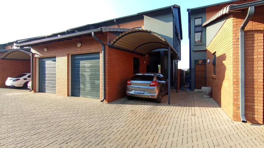 2 Bedroom Property for Sale in Montana Gauteng