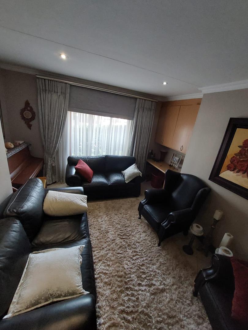 4 Bedroom Property for Sale in Rietvalleirand Gauteng