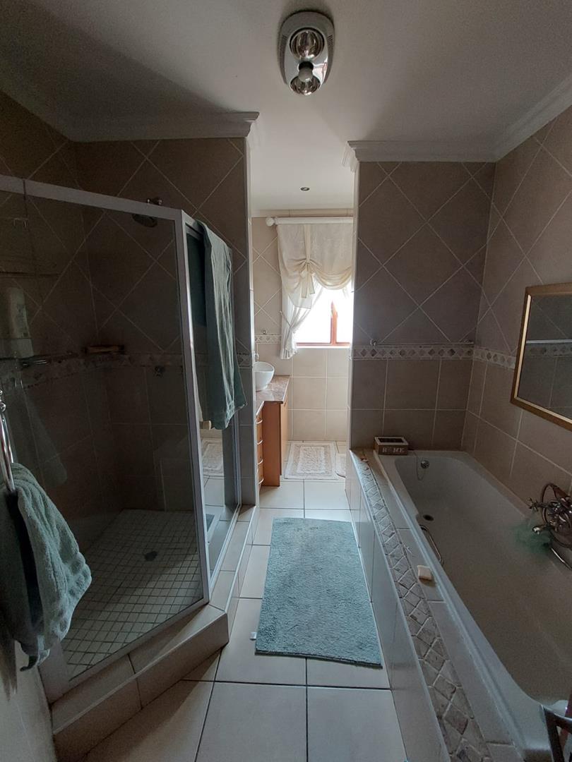 4 Bedroom Property for Sale in Rietvalleirand Gauteng