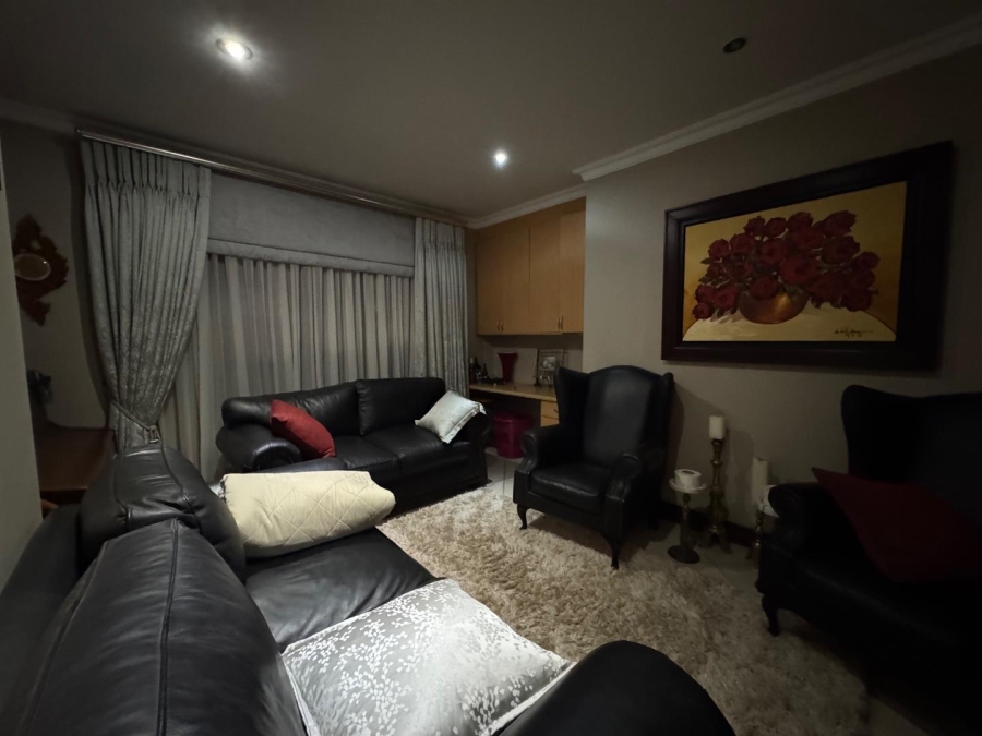 4 Bedroom Property for Sale in Rietvalleirand Gauteng