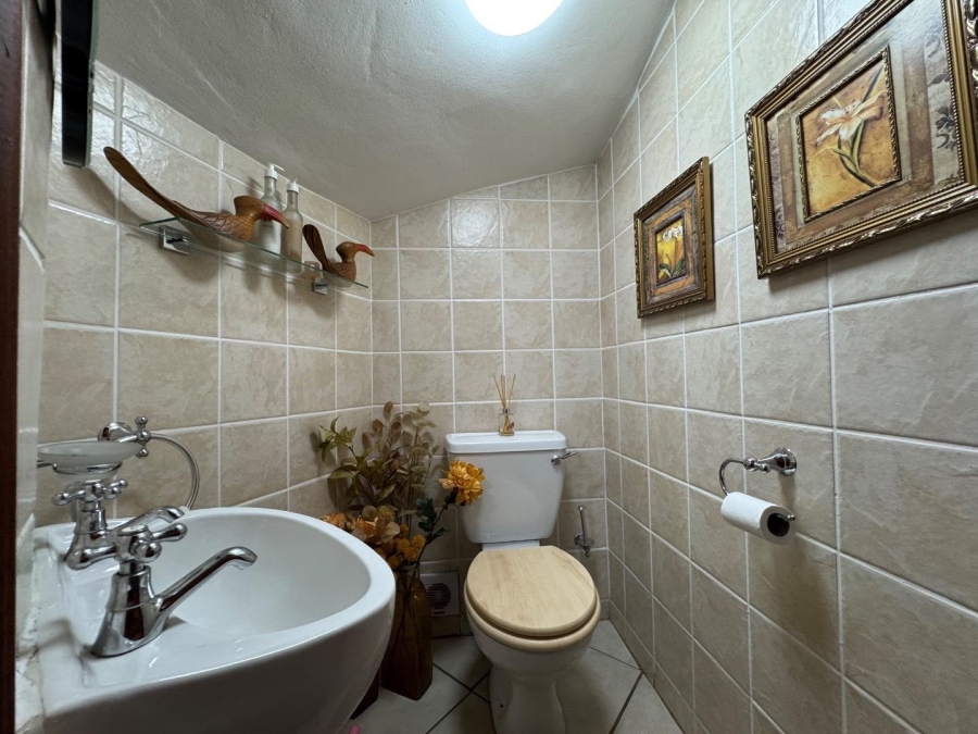 4 Bedroom Property for Sale in Rietvalleirand Gauteng