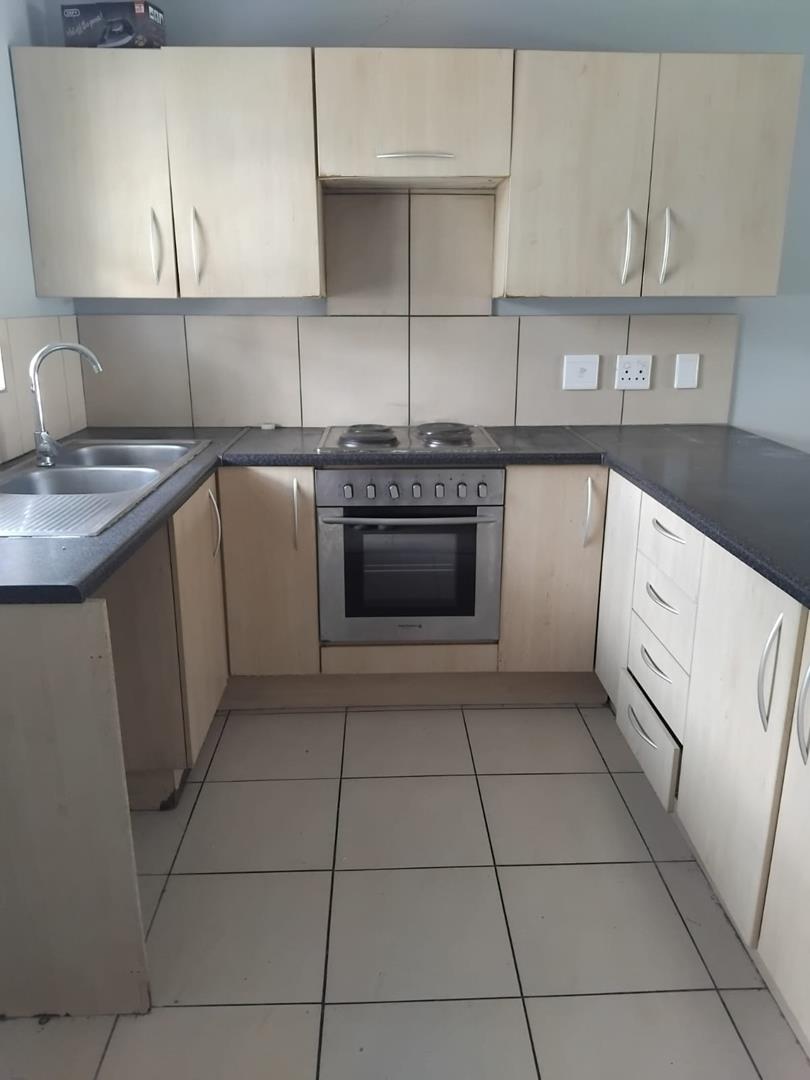 To Let 2 Bedroom Property for Rent in Vorna Valley Gauteng