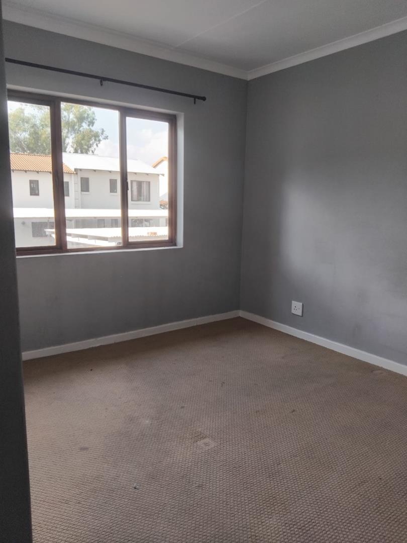 To Let 2 Bedroom Property for Rent in Vorna Valley Gauteng