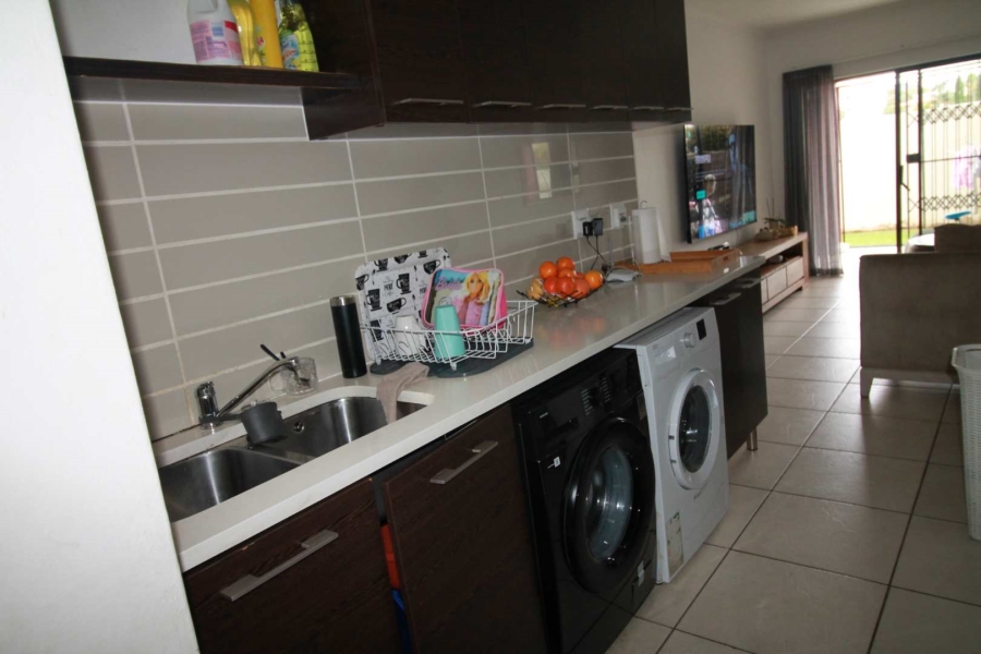 2 Bedroom Property for Sale in Noordwyk Gauteng