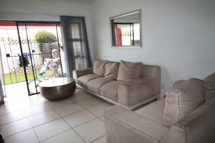 2 Bedroom Property for Sale in Noordwyk Gauteng