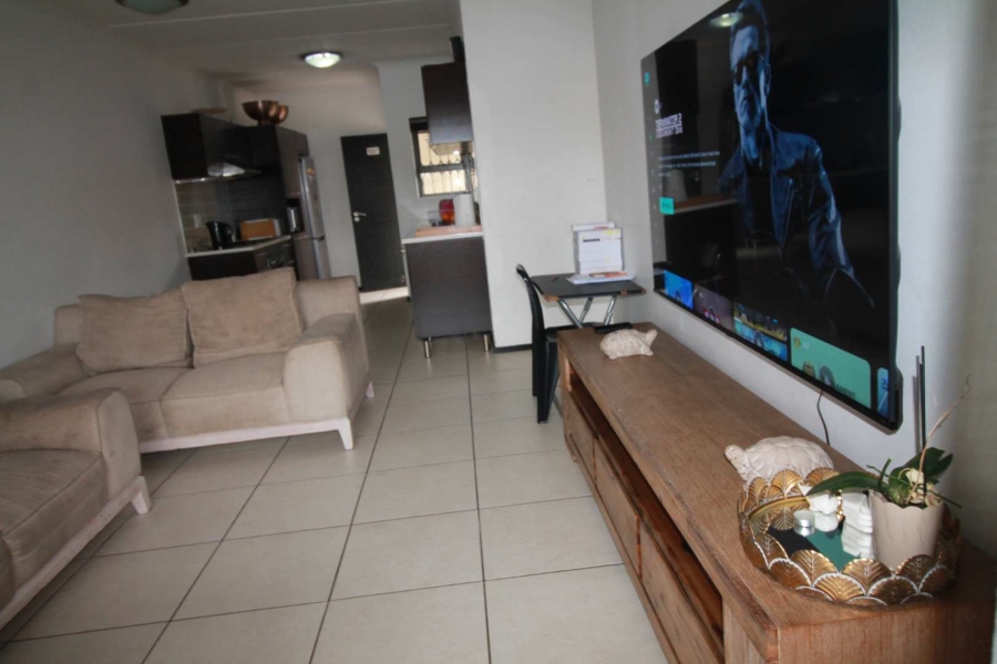 2 Bedroom Property for Sale in Noordwyk Gauteng