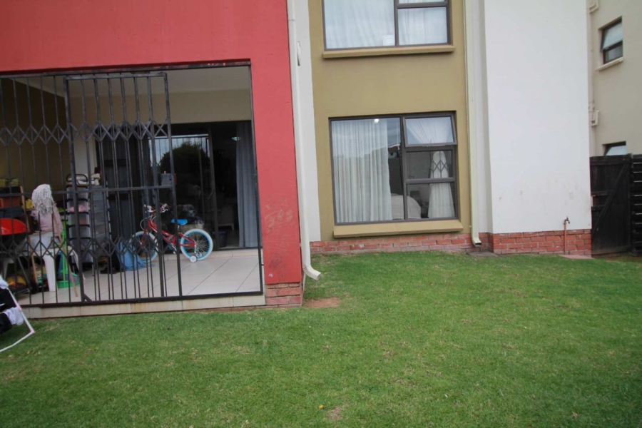 2 Bedroom Property for Sale in Noordwyk Gauteng