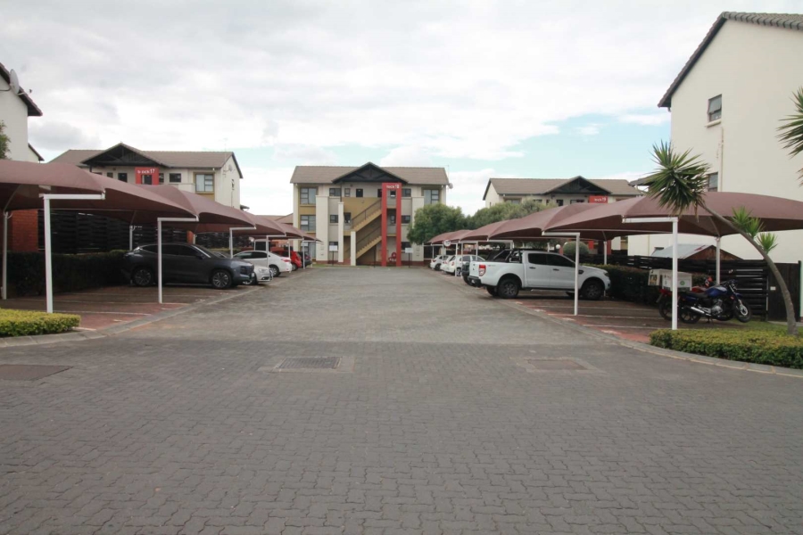 2 Bedroom Property for Sale in Noordwyk Gauteng