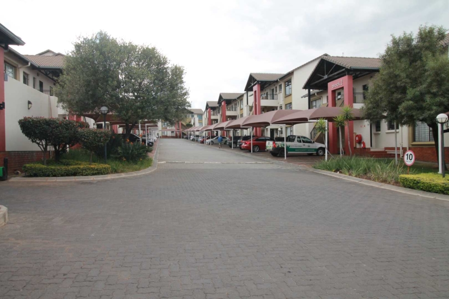2 Bedroom Property for Sale in Noordwyk Gauteng