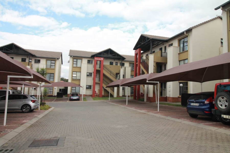 2 Bedroom Property for Sale in Noordwyk Gauteng