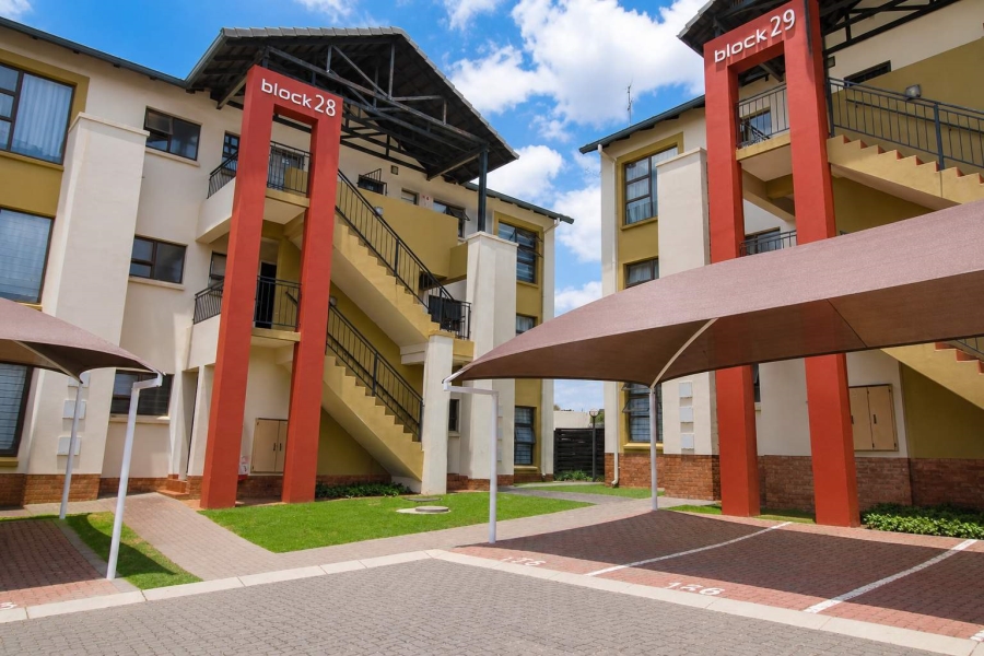 2 Bedroom Property for Sale in Noordwyk Gauteng