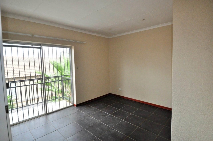 To Let 2 Bedroom Property for Rent in La Montagne Gauteng