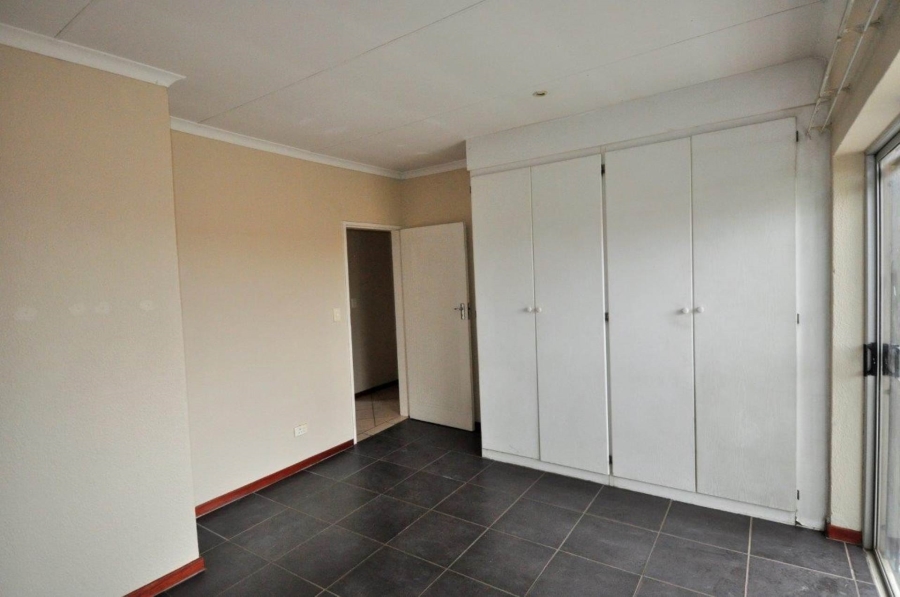 To Let 2 Bedroom Property for Rent in La Montagne Gauteng