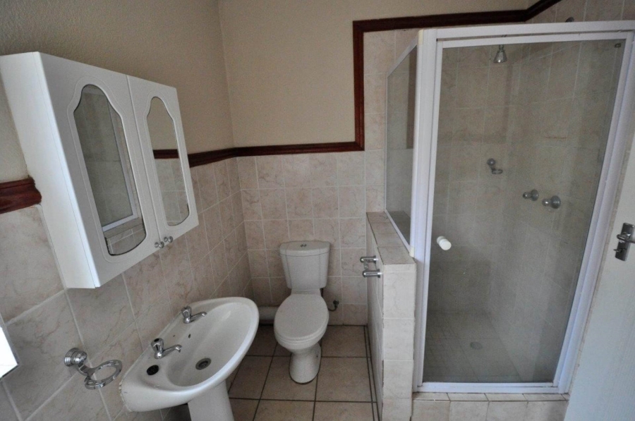 To Let 2 Bedroom Property for Rent in La Montagne Gauteng