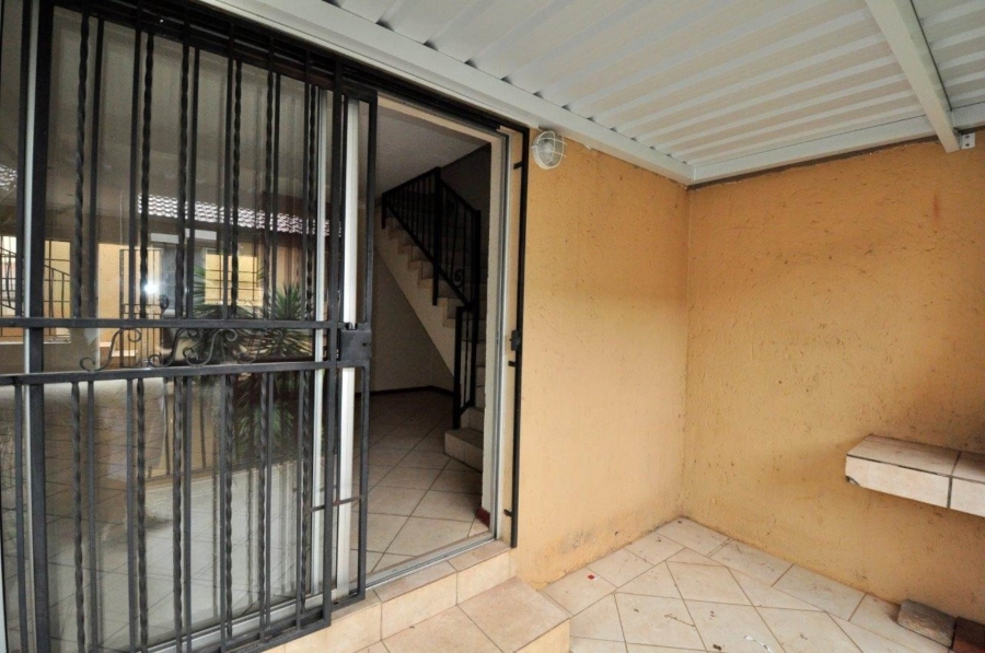 To Let 2 Bedroom Property for Rent in La Montagne Gauteng