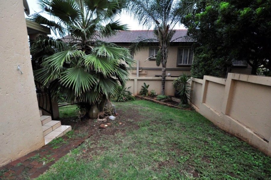 To Let 2 Bedroom Property for Rent in La Montagne Gauteng