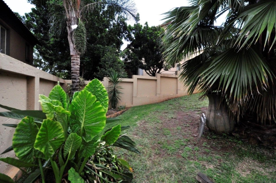 To Let 2 Bedroom Property for Rent in La Montagne Gauteng