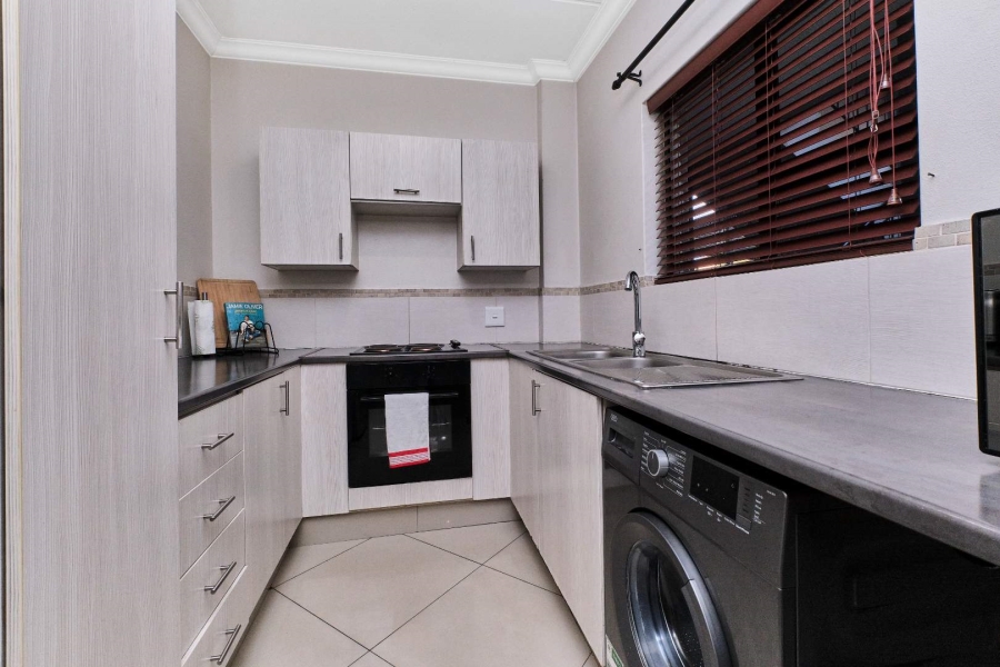 2 Bedroom Property for Sale in Honeydew Grove Gauteng