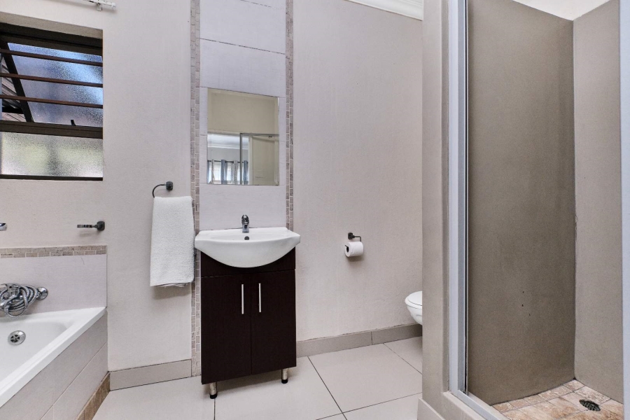2 Bedroom Property for Sale in Honeydew Grove Gauteng