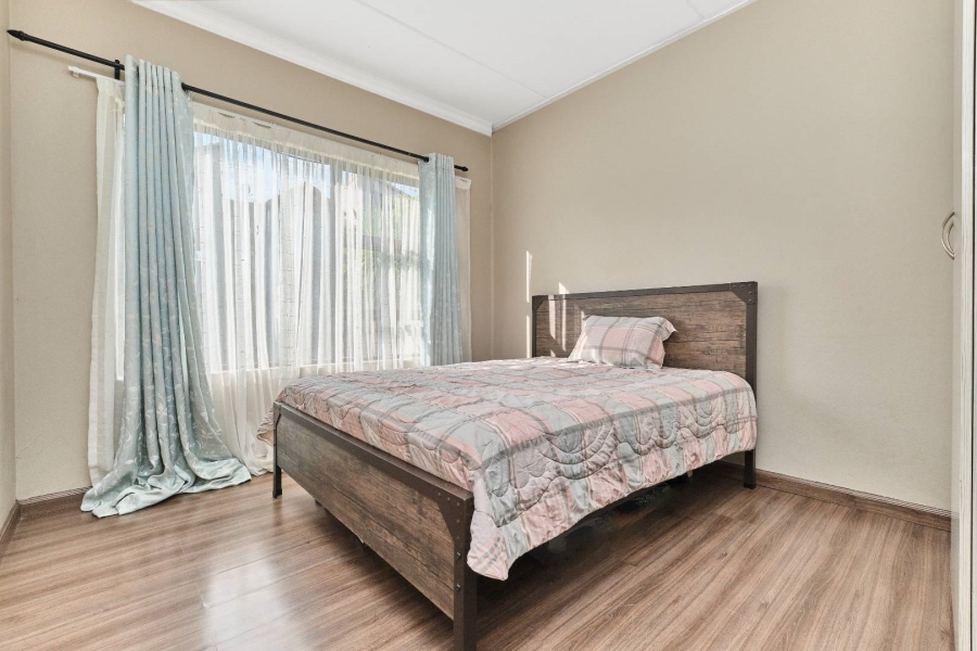 2 Bedroom Property for Sale in Honeydew Grove Gauteng
