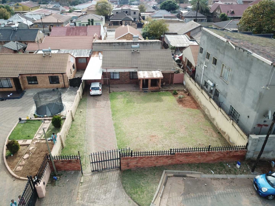 3 Bedroom Property for Sale in Newclare Gauteng