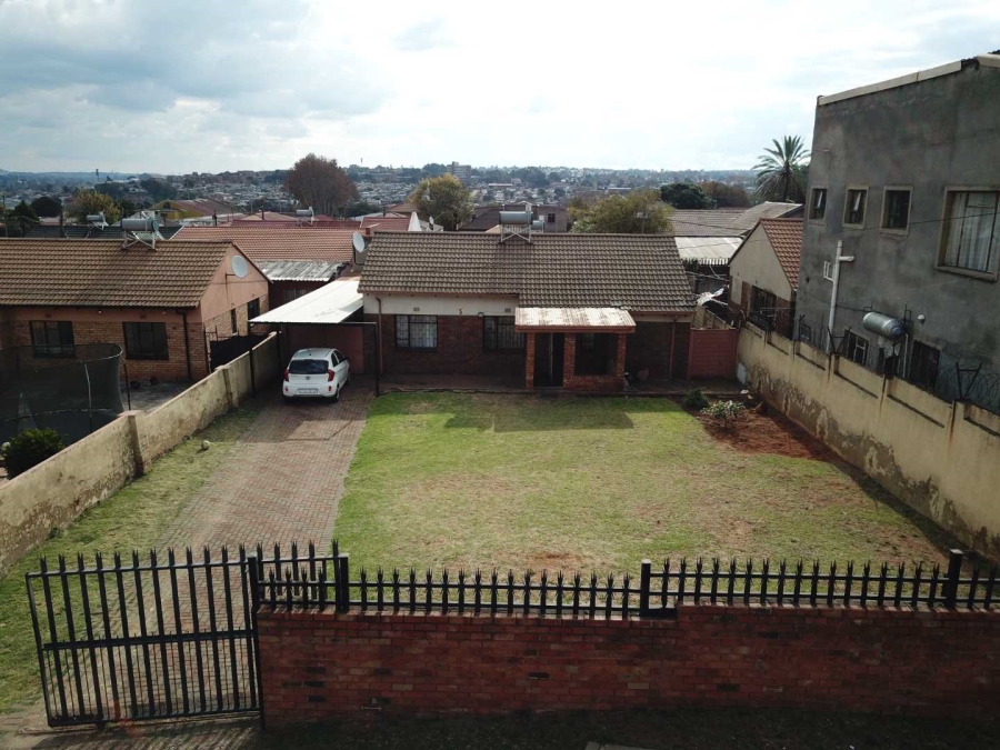 3 Bedroom Property for Sale in Newclare Gauteng