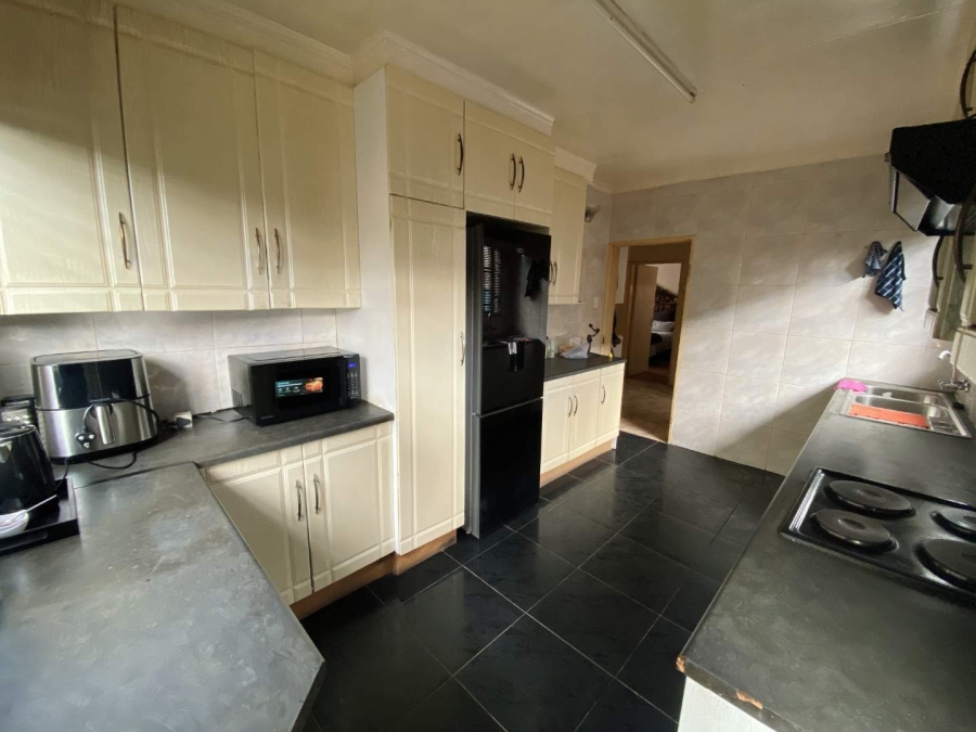 3 Bedroom Property for Sale in Newclare Gauteng